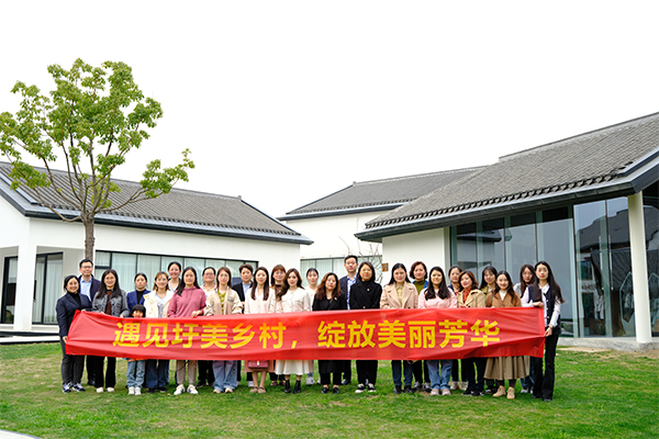 地产集团各级工会组织开展庆祝！叭恕备九谙盗谢疃